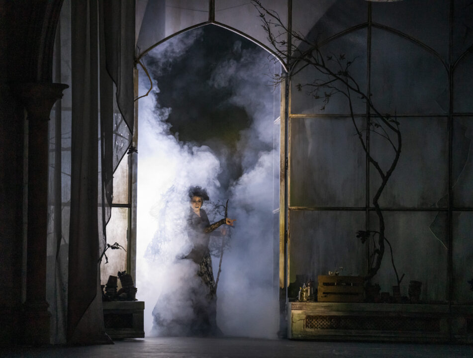 A scene from Cinderella by Frederick Ashton @ Royal Opera House. A Royal Ballet New Production. Conductor, Koen Kessels.
(Opening 27-03-2023)
©Tristram Kenton 03-23
(3 Raveley Street, LONDON NW5 2HX TEL 0207 267 5550  Mob 07973 617 355)email: tristram@tristramkenton.com